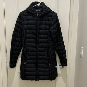 Women's Black Hooded Puffer Jacket